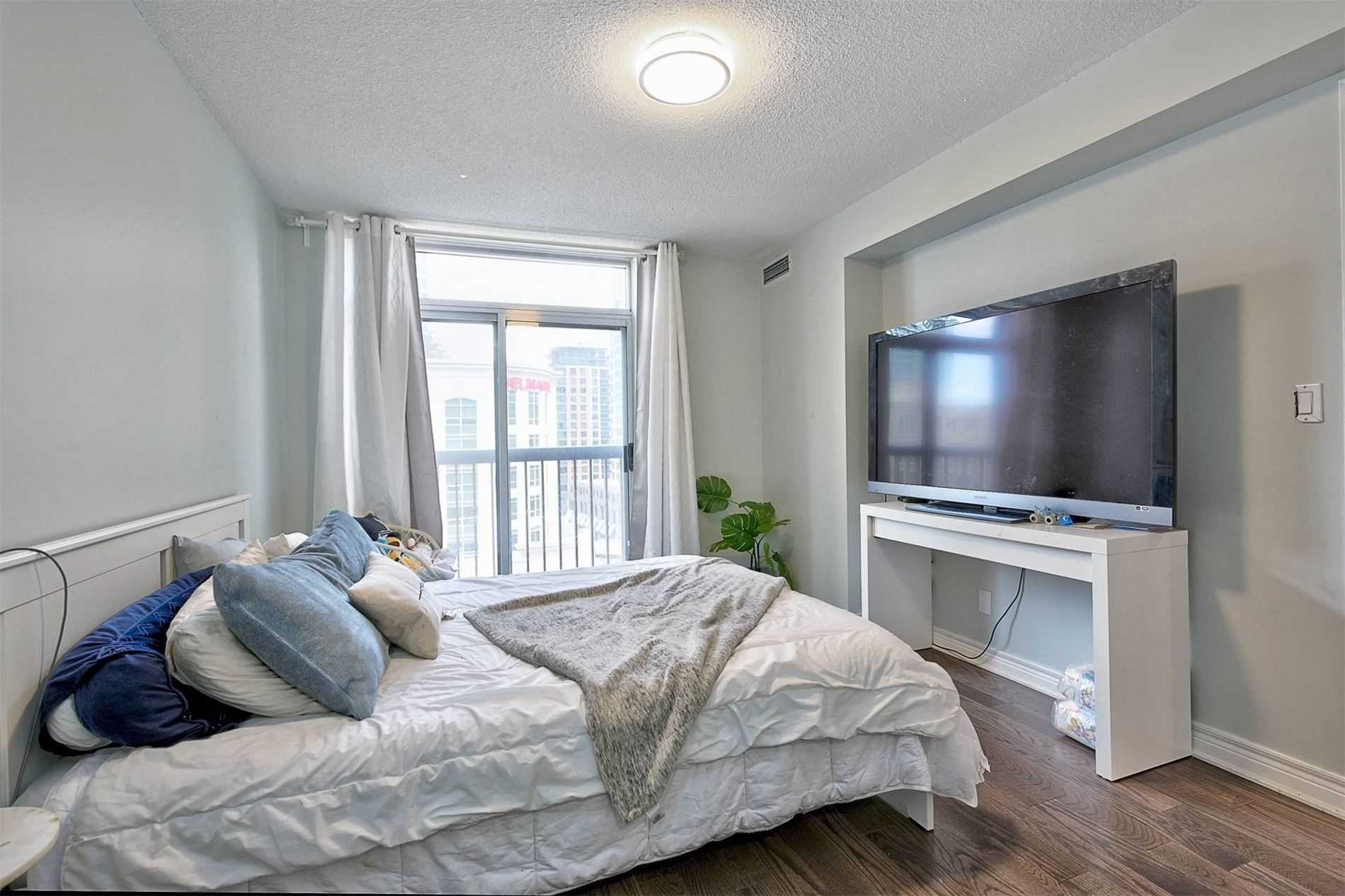 5418 Yonge Street, #901