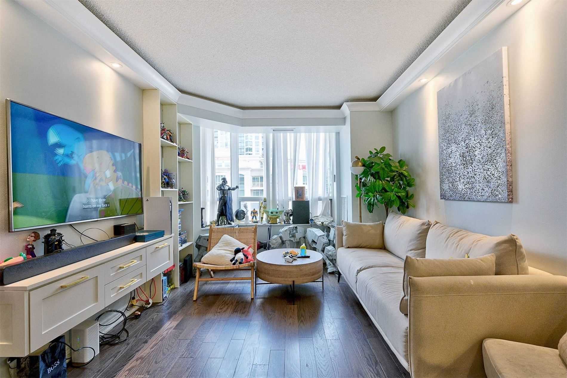 5418 Yonge Street, #901