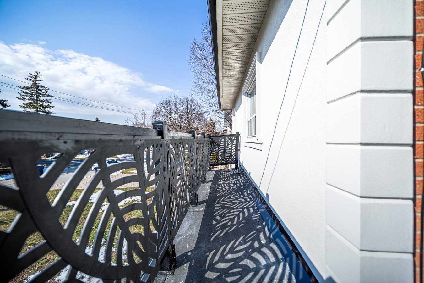 18 Cadillac Ave