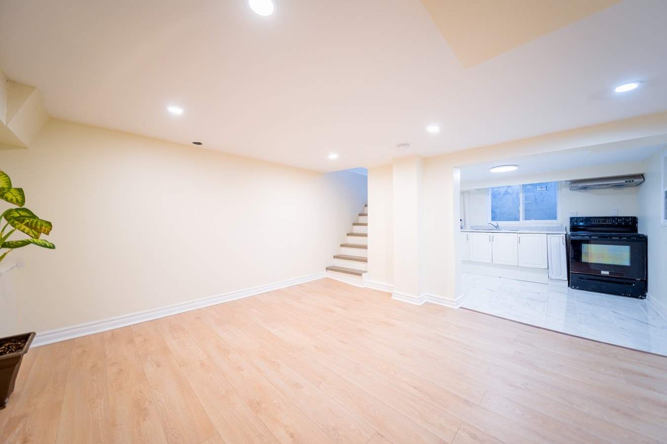 18 Cadillac Ave