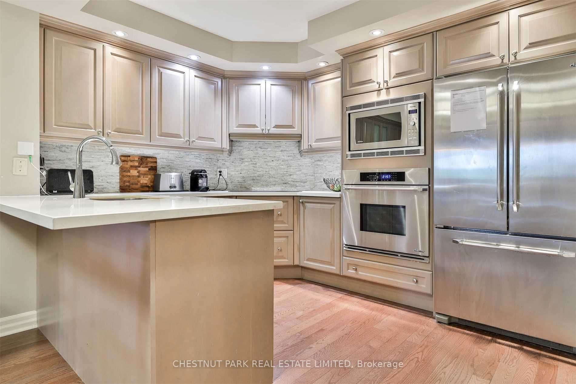 2727 Yonge St, #711