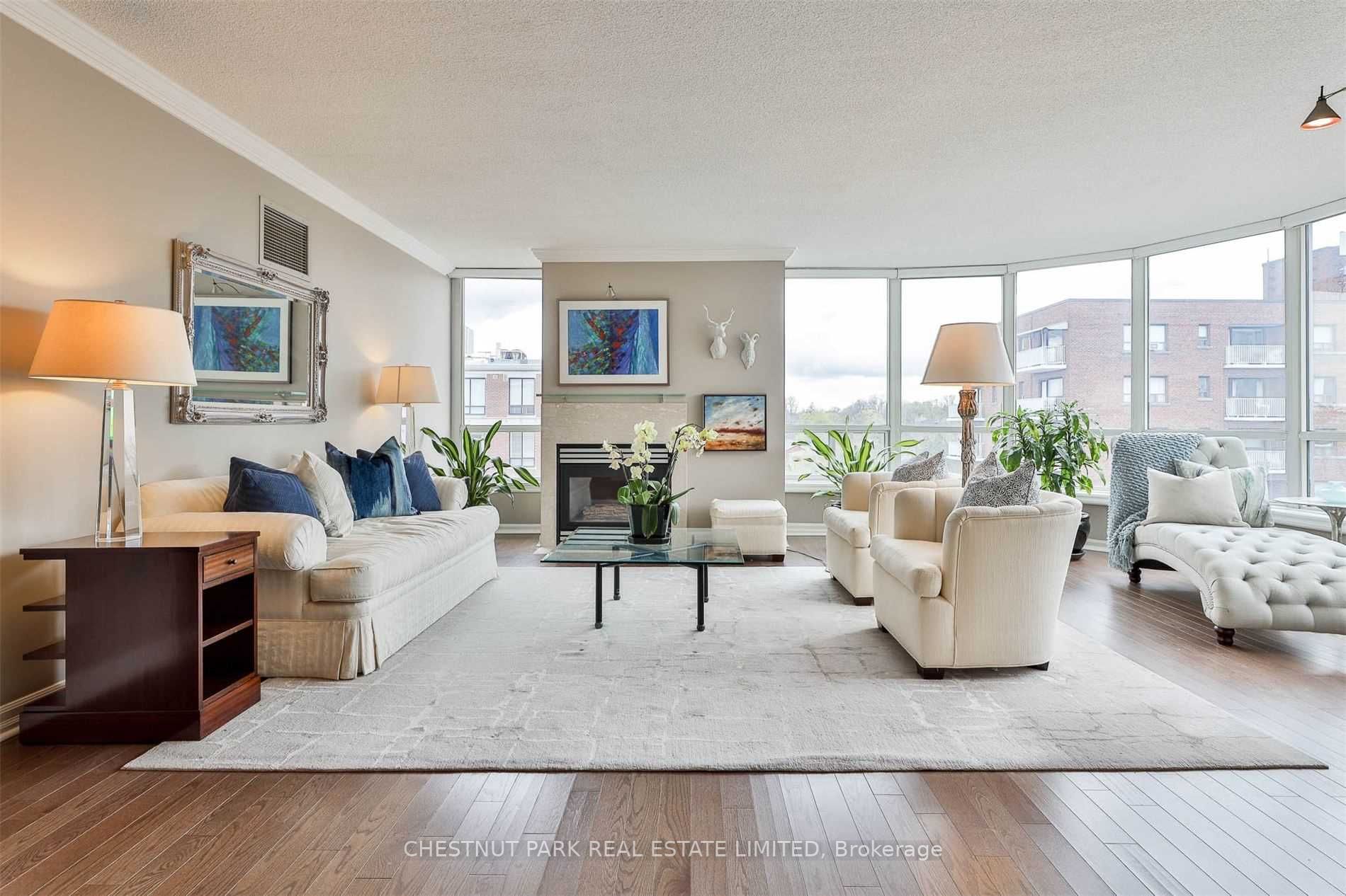 2727 Yonge St, #711