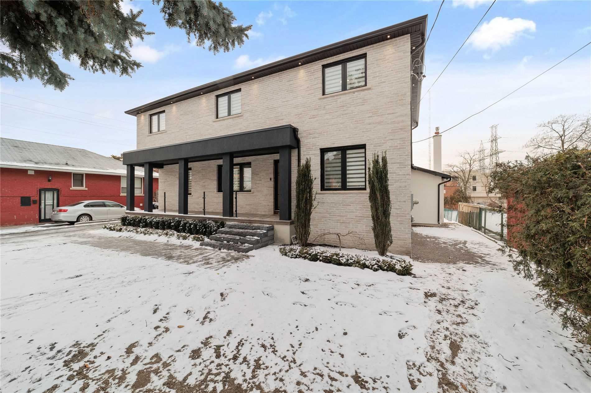 95 Risebrough Ave