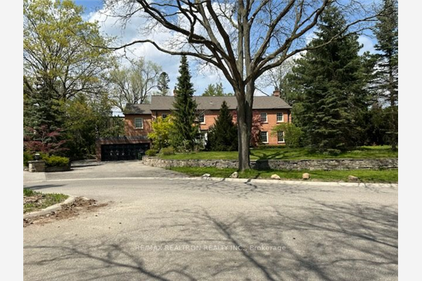 12 York Ridge Rd, Toronto