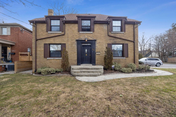 118 Armour Blvd, Toronto
