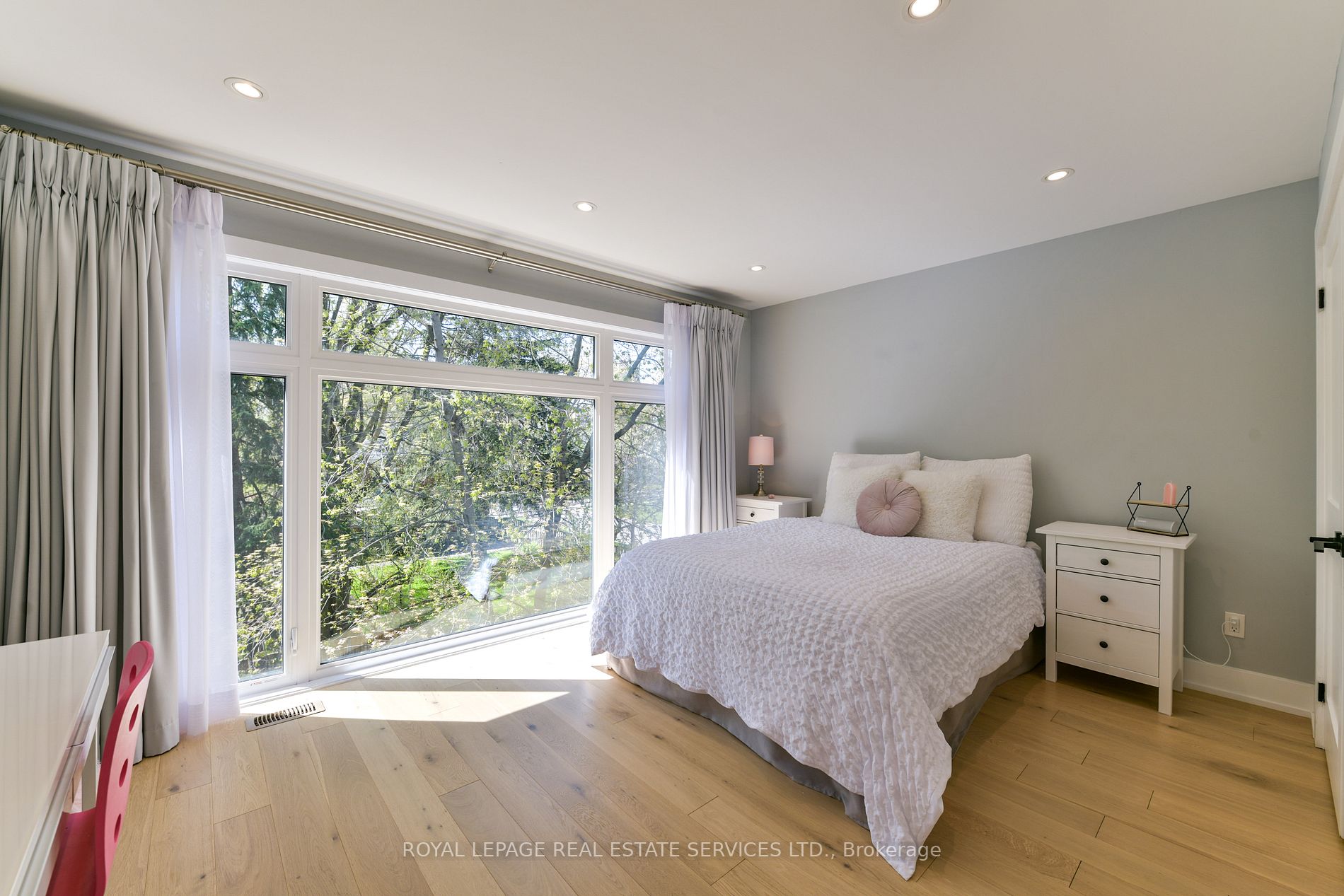23 Anndale Dr