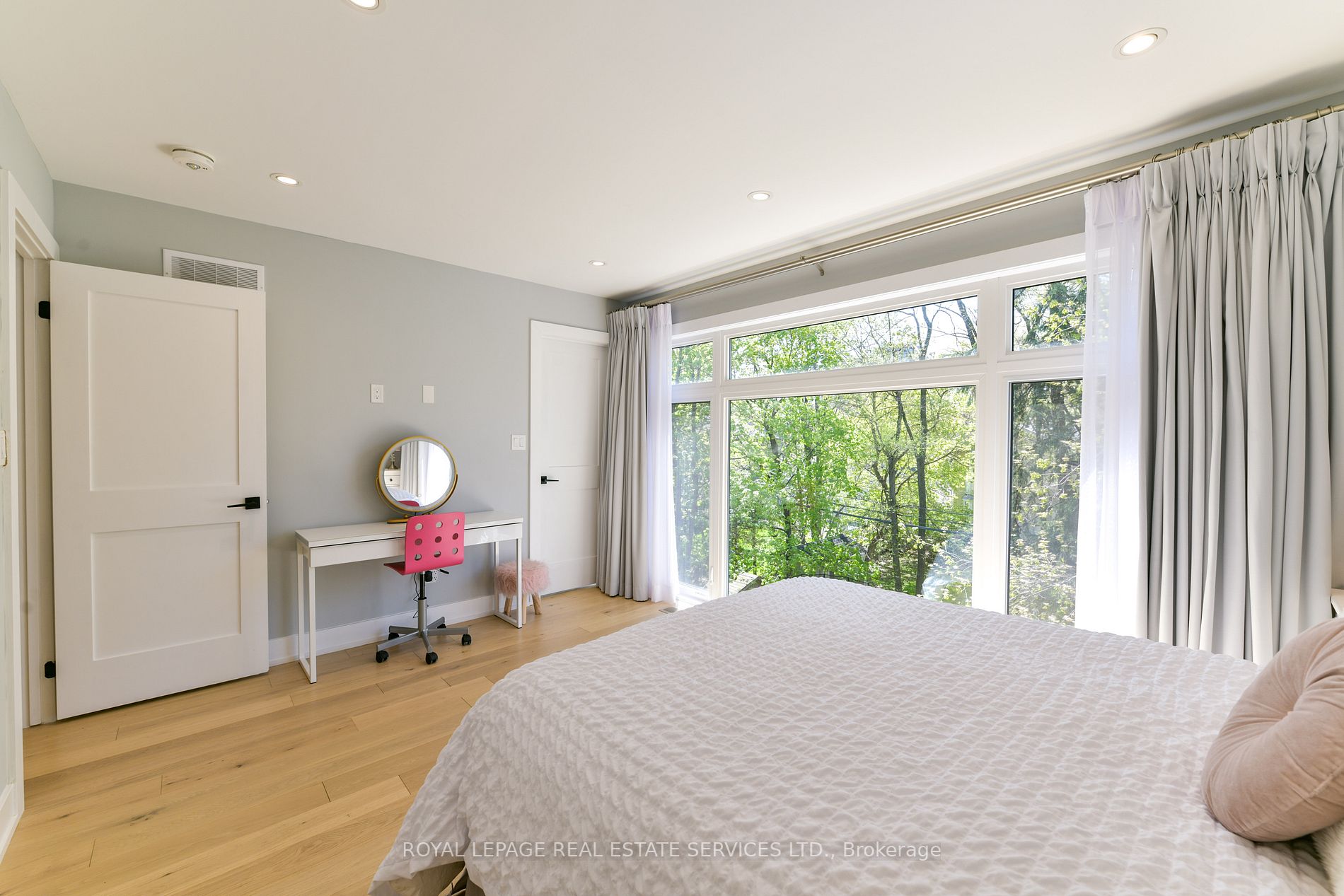 23 Anndale Dr