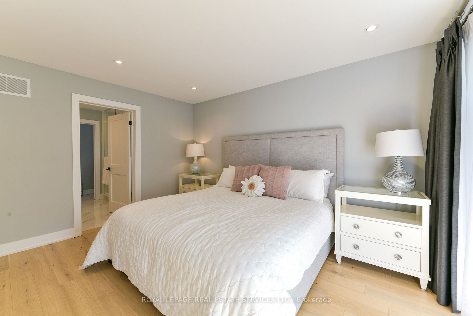 23 Anndale Dr