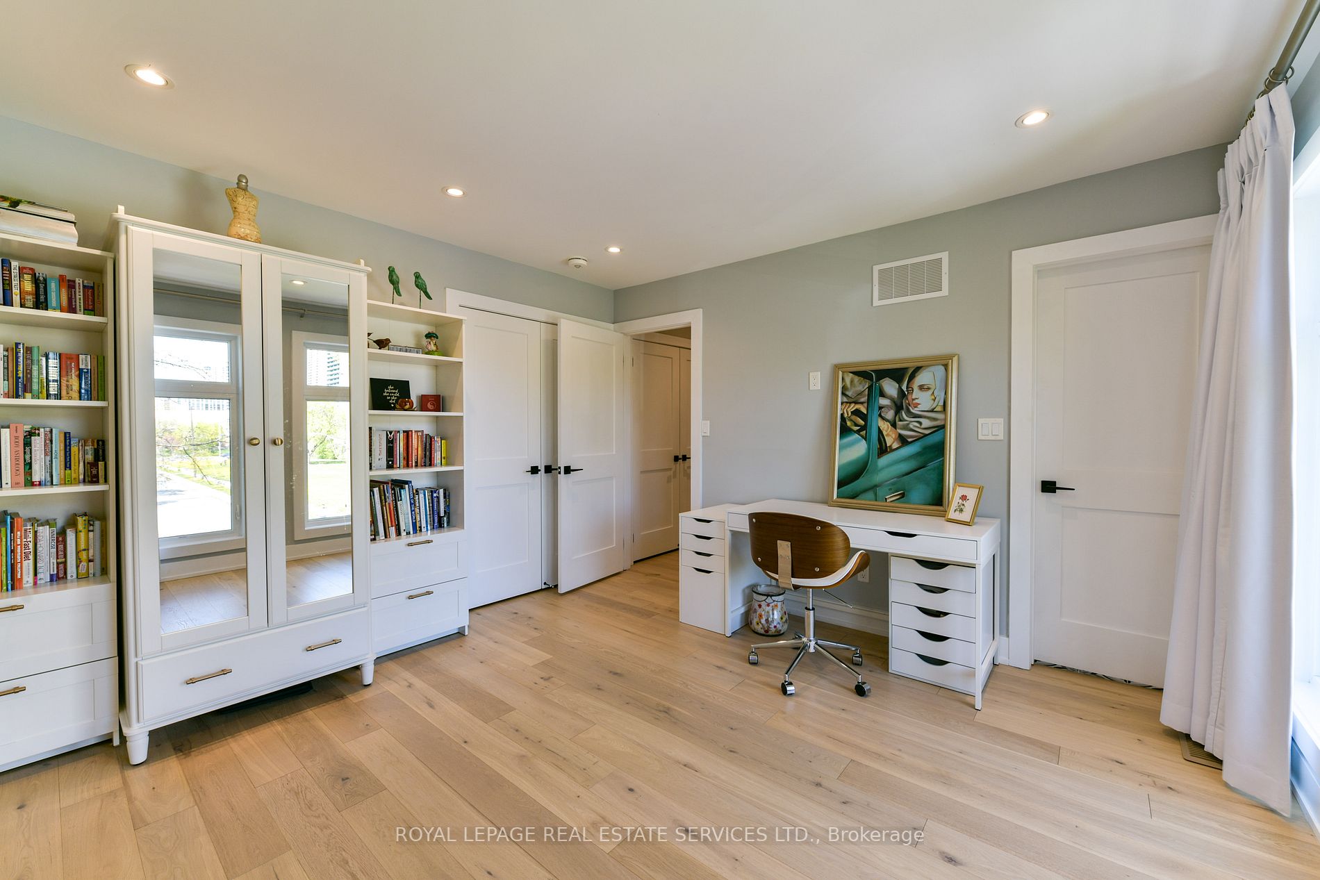 23 Anndale Dr