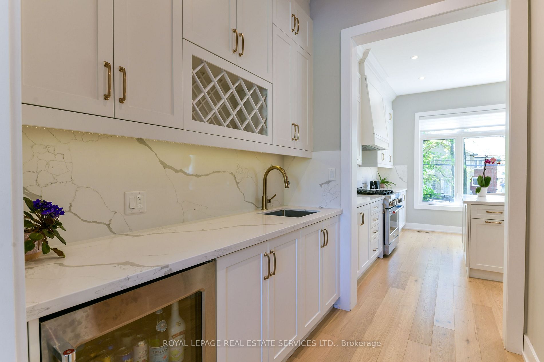 23 Anndale Dr