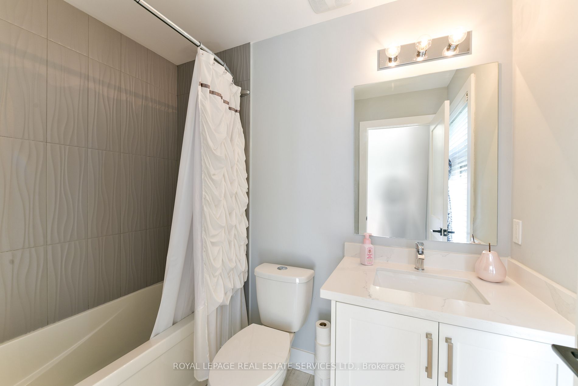 23 Anndale Dr
