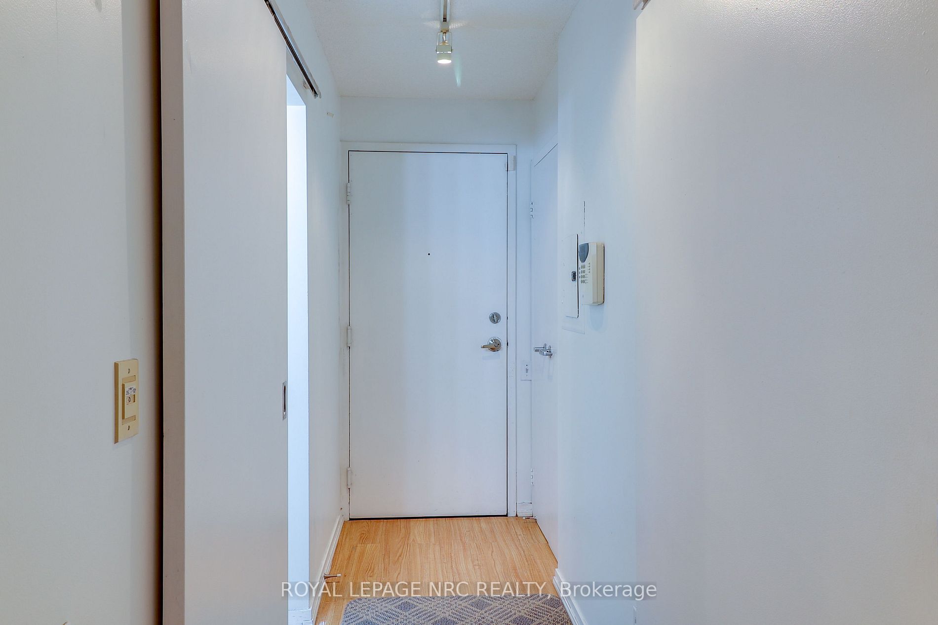 Listing C5987784 - Large Photo # 5