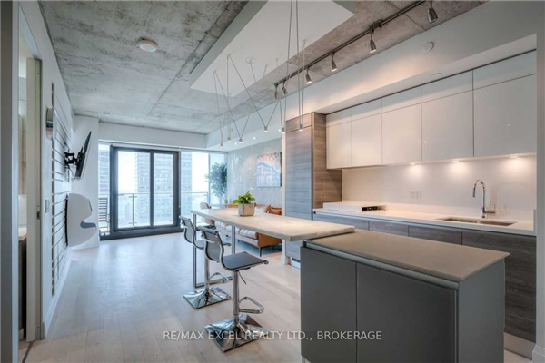224 King St W, Toronto