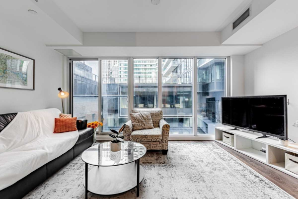 115 Blue Jays Way, Toronto