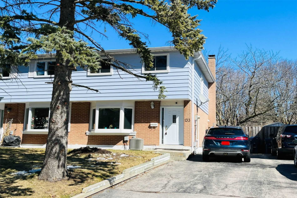 133 Hollyberry Tr, Toronto