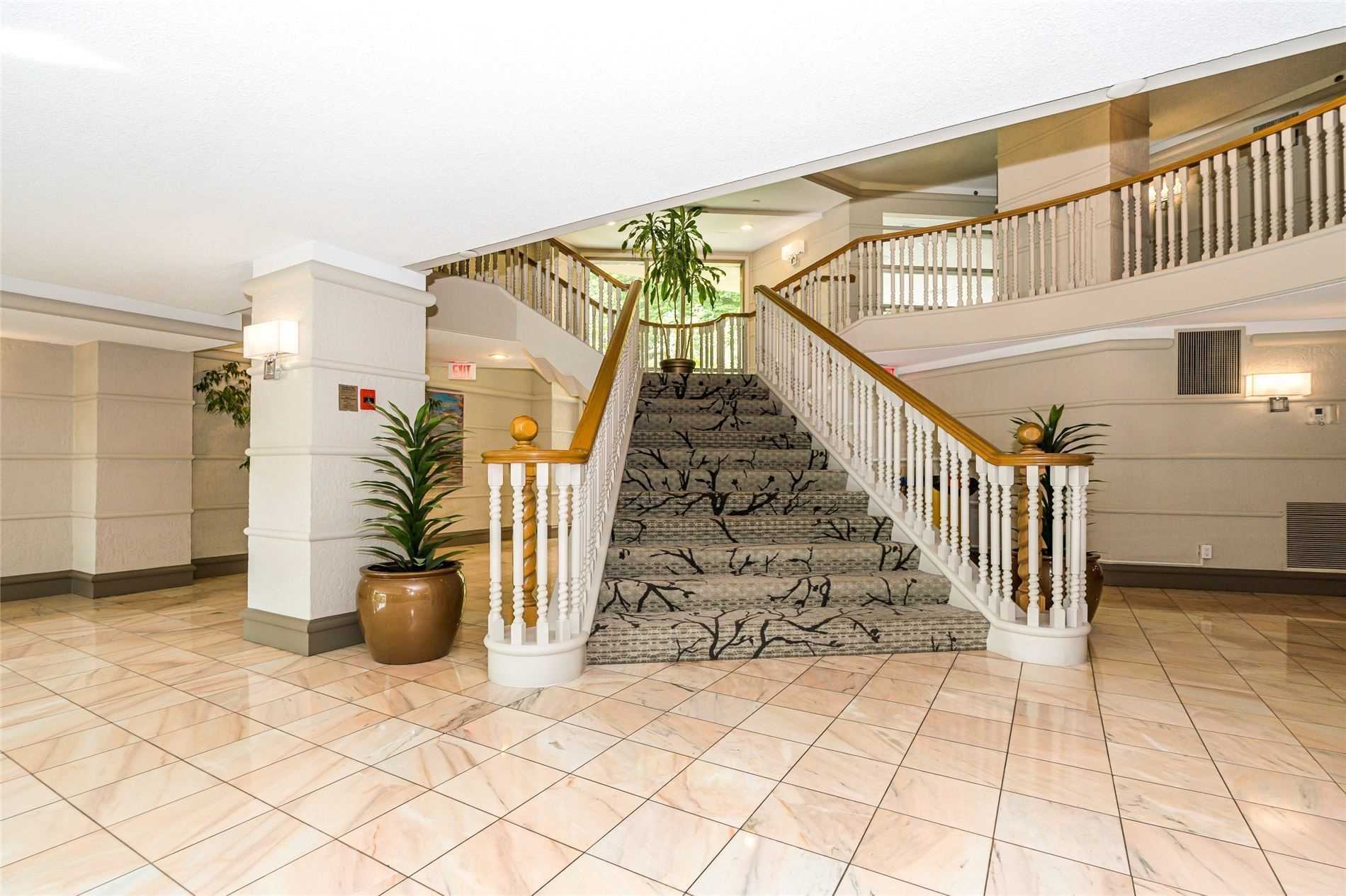3800 Yonge St, #205