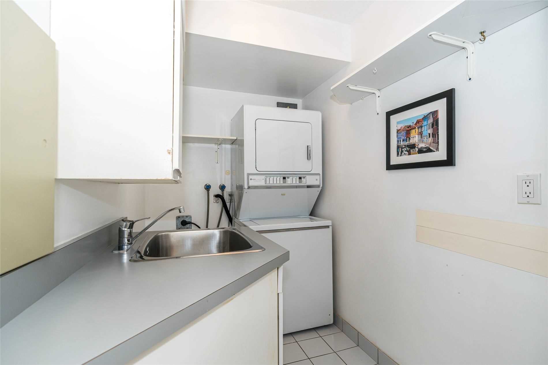 3800 Yonge St, #205