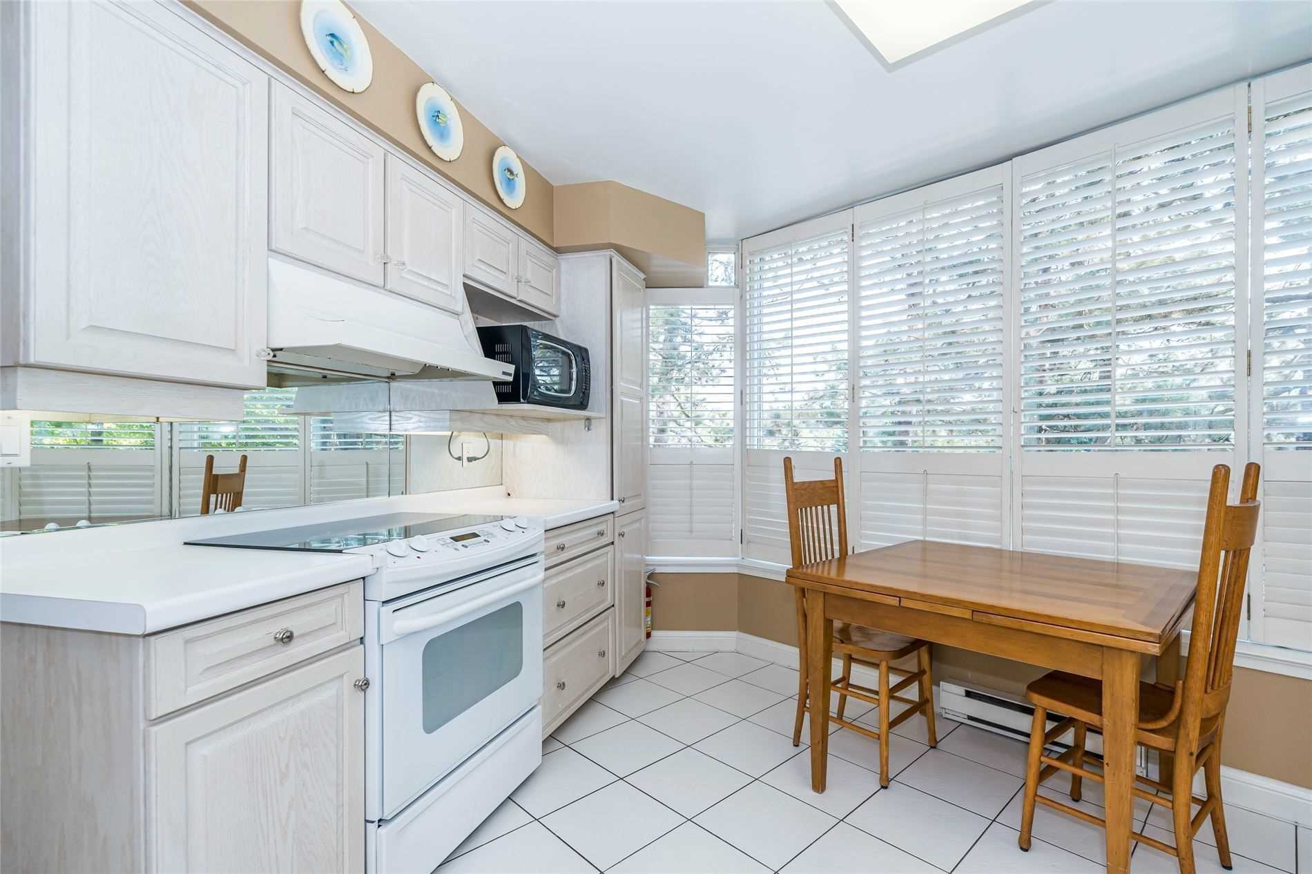 3800 Yonge St, #205