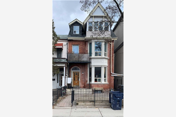 124 Baldwin St, Toronto