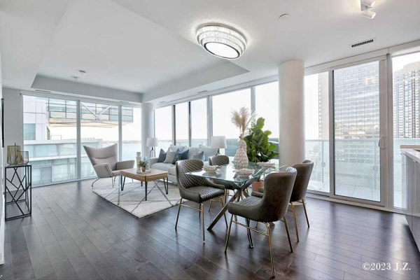 15 Queens Quay E, Toronto