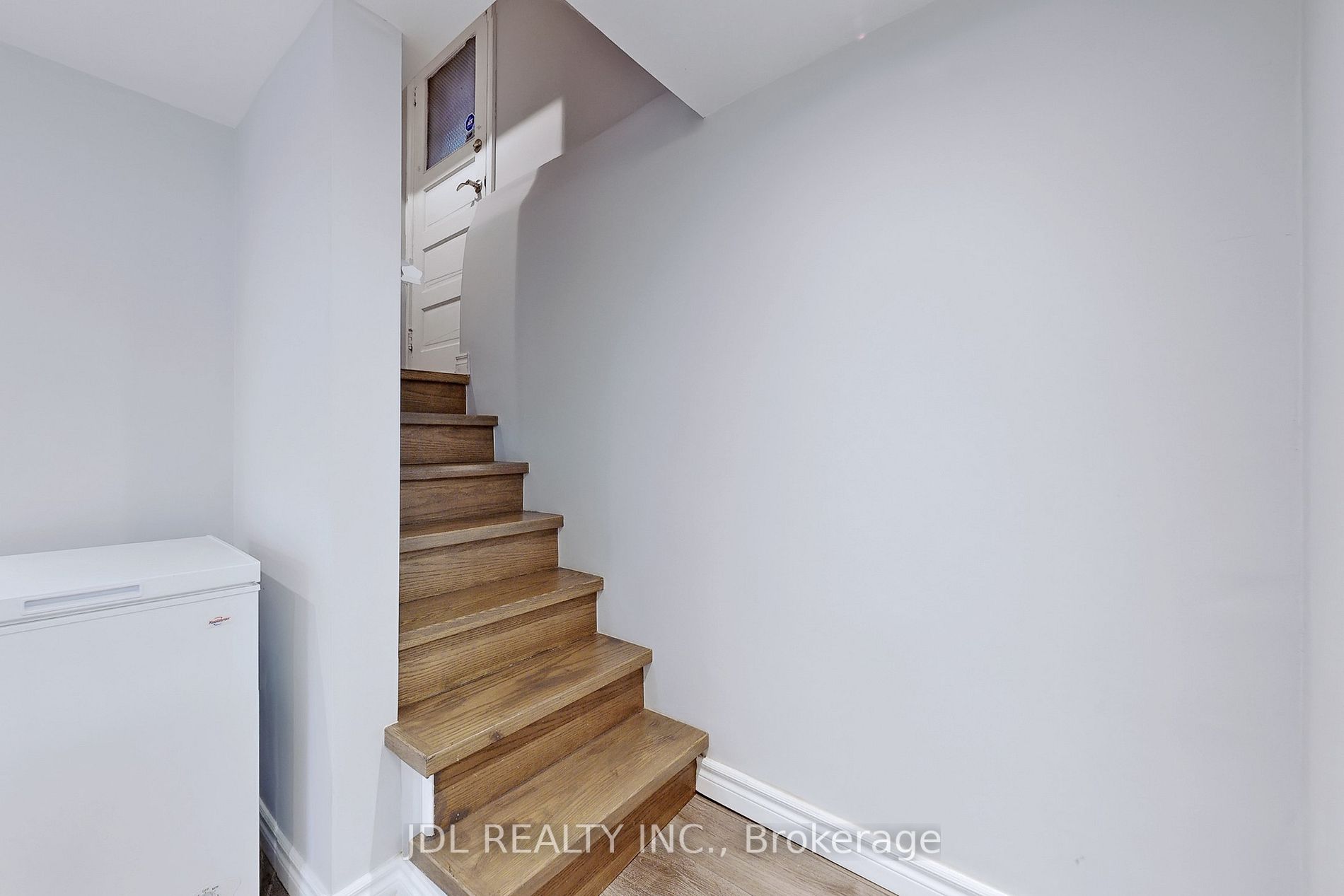 108 Hilton Ave
