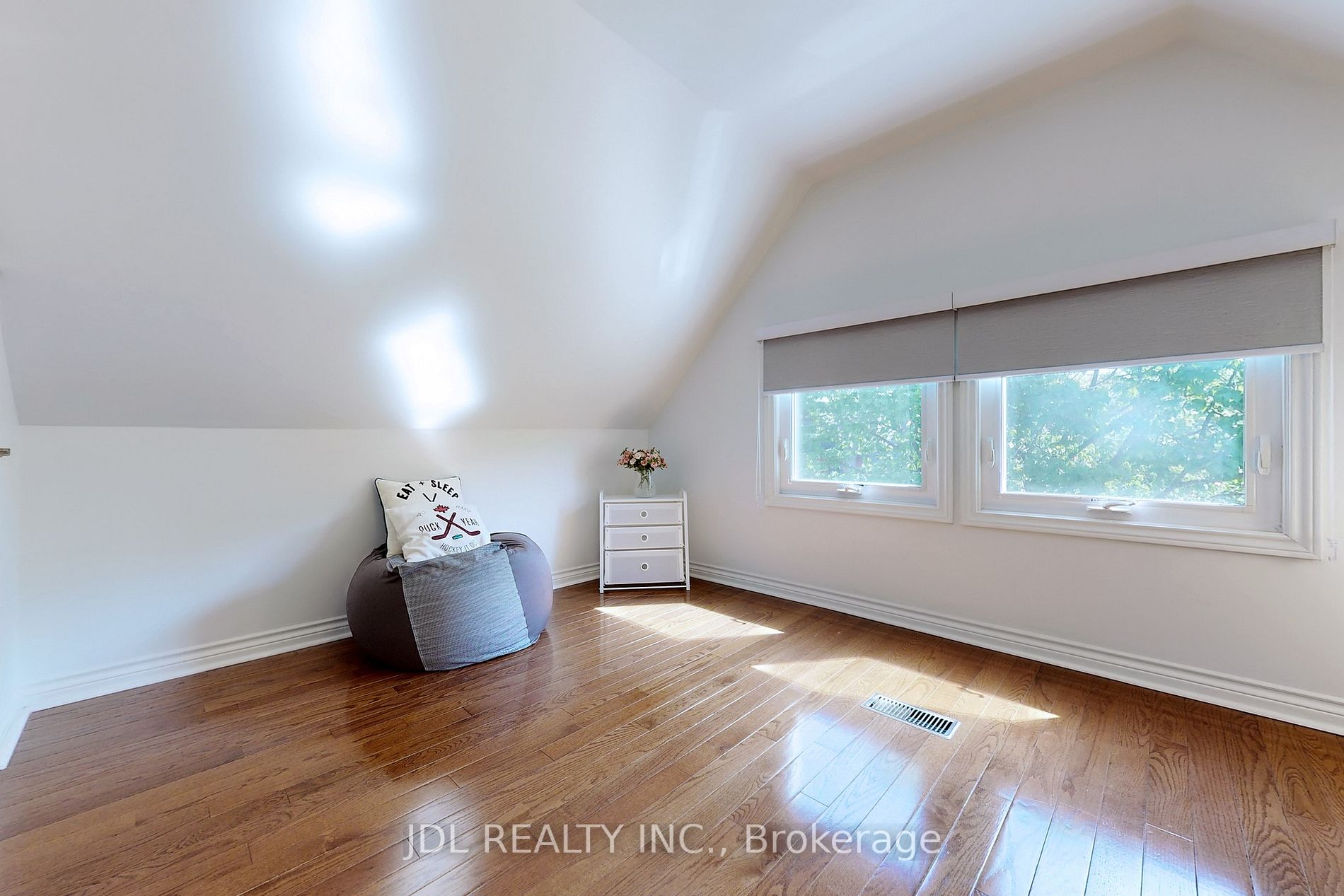 108 Hilton Ave
