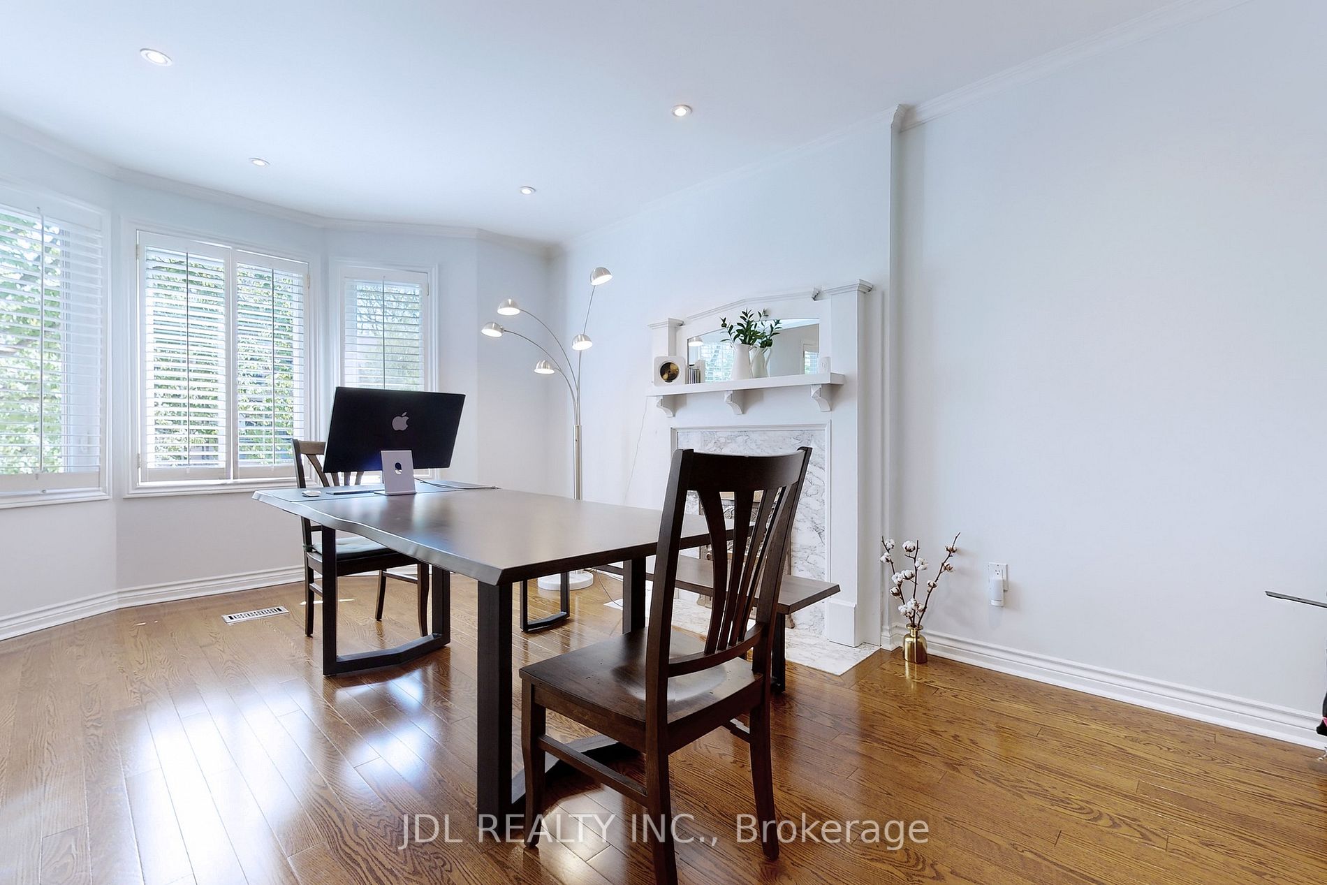 108 Hilton Ave