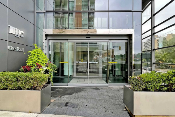 1815 Yonge St, Toronto