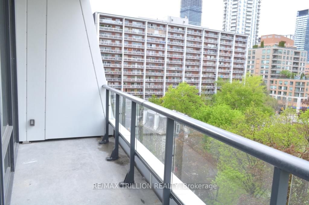 85 Wood St, #820