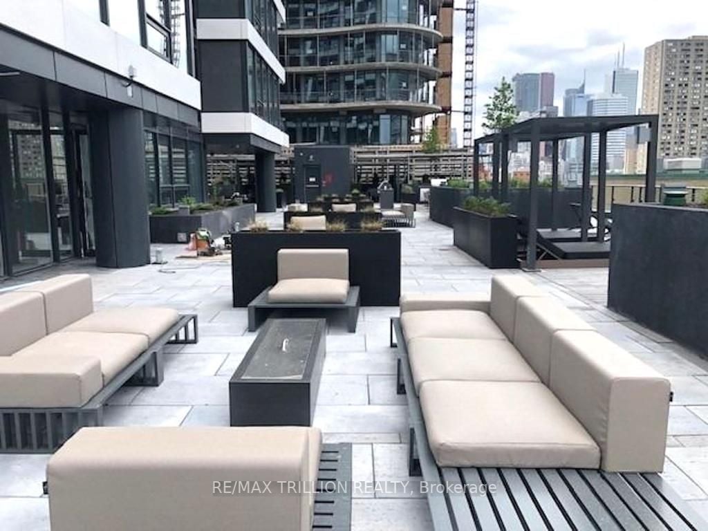 85 Wood St, #820