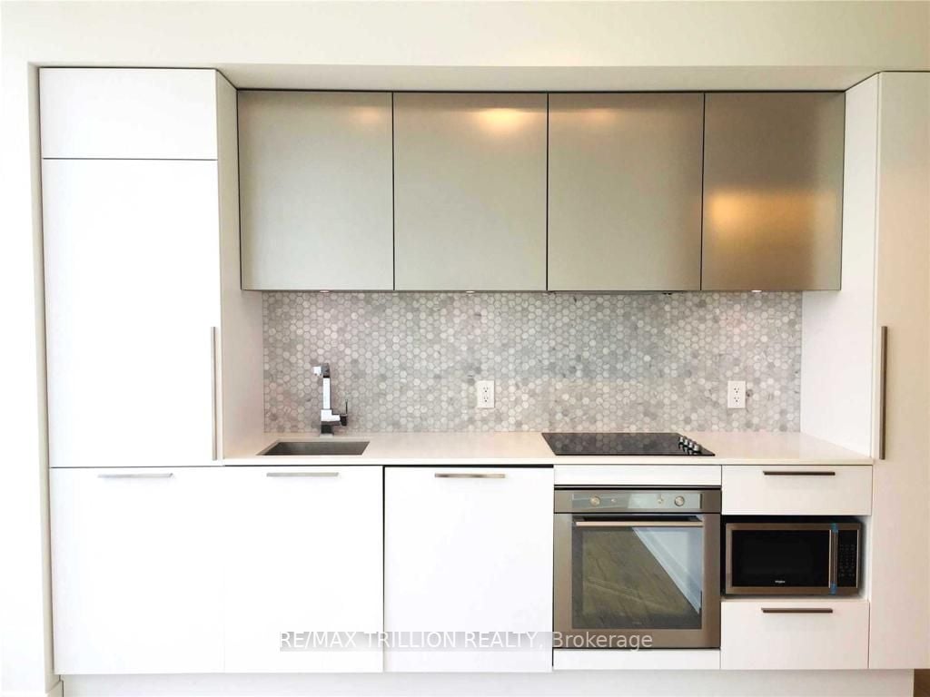 85 Wood St, #820