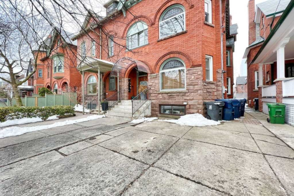 600 Huron St, Toronto