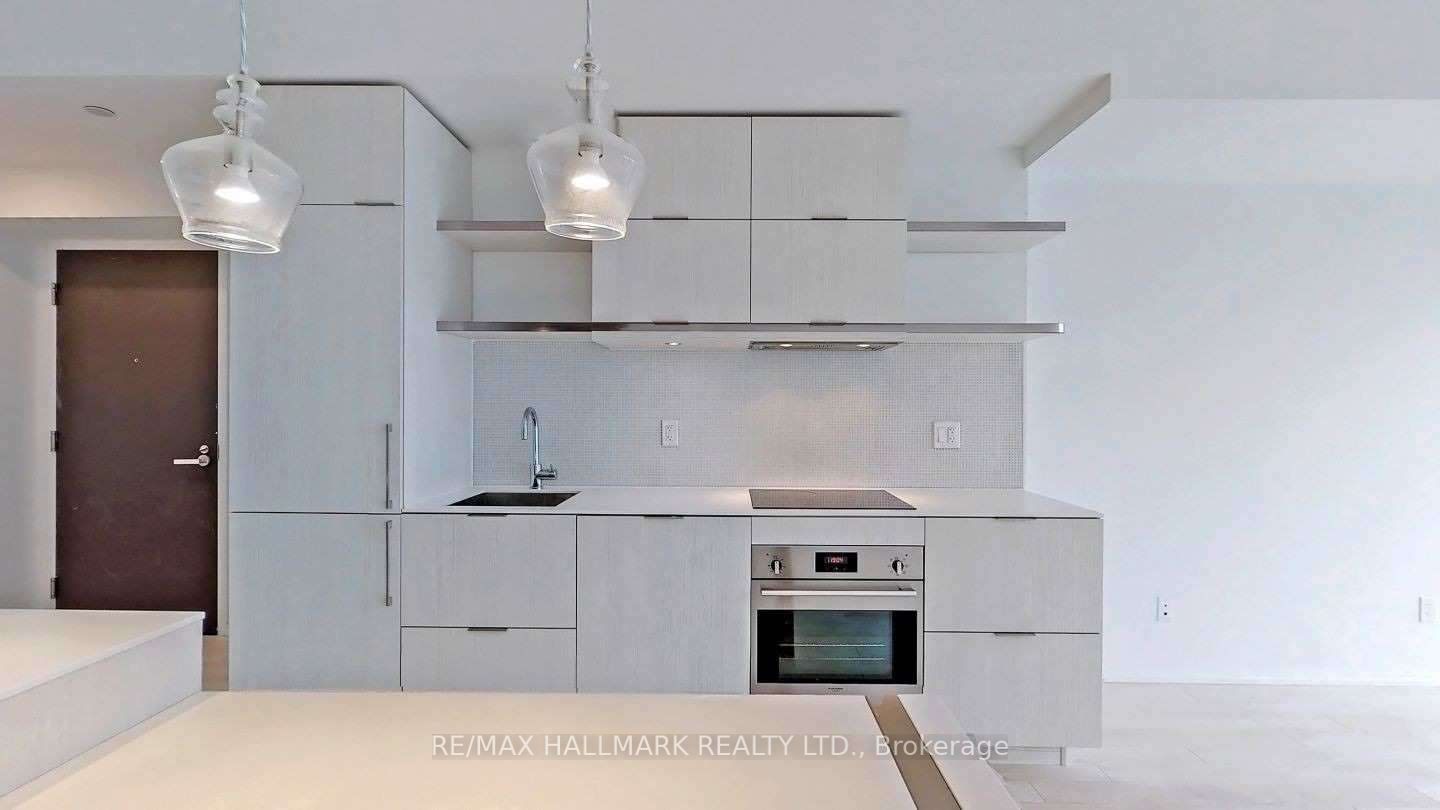 197 Yonge St, #3114