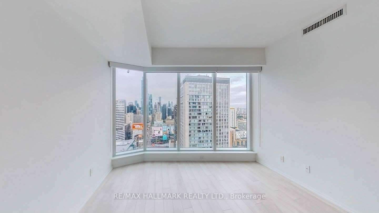 197 Yonge St, #3114