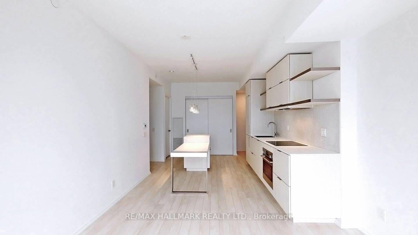 197 Yonge St, #3114