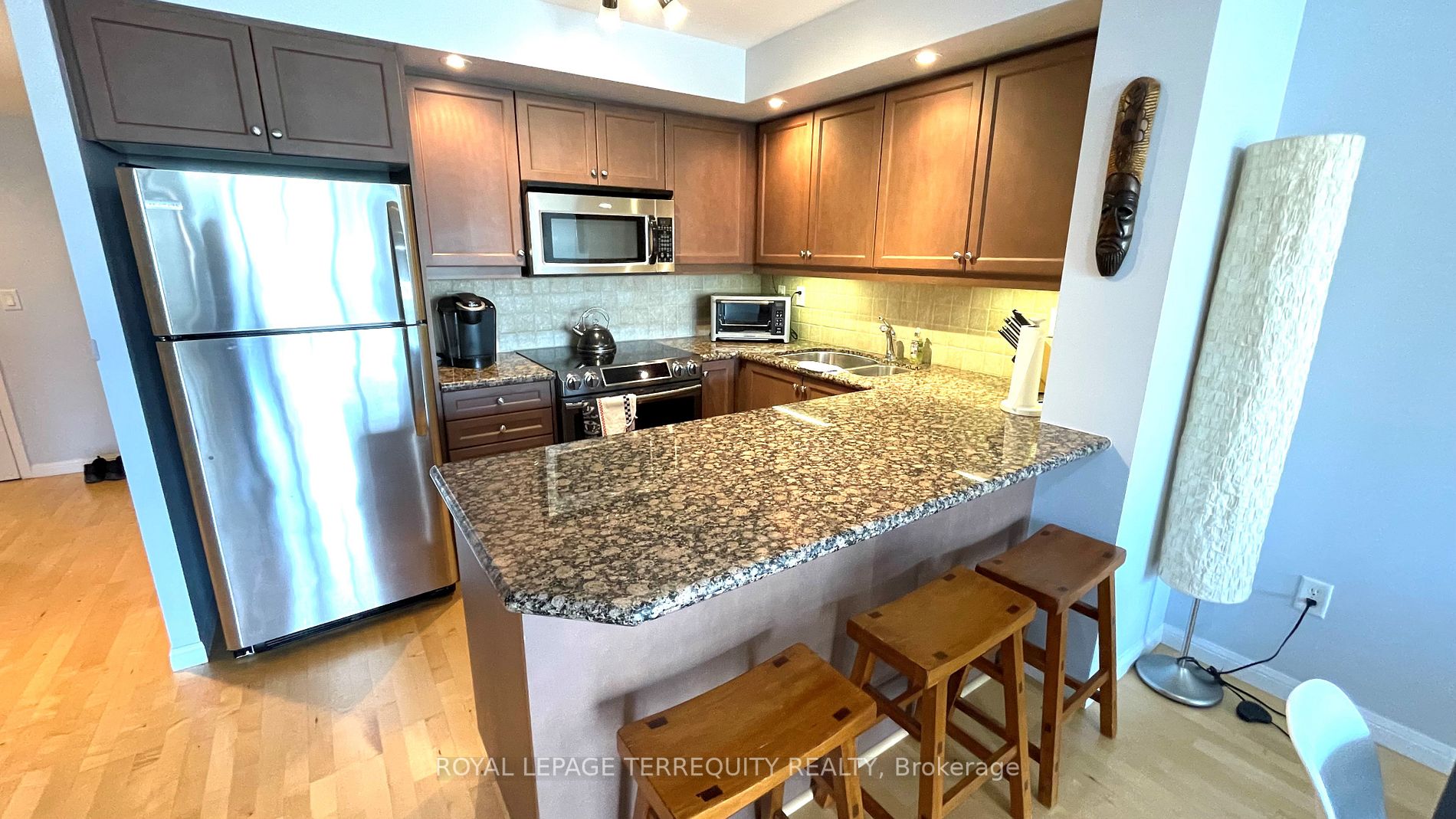Listing C5992948 - Large Photo # 1