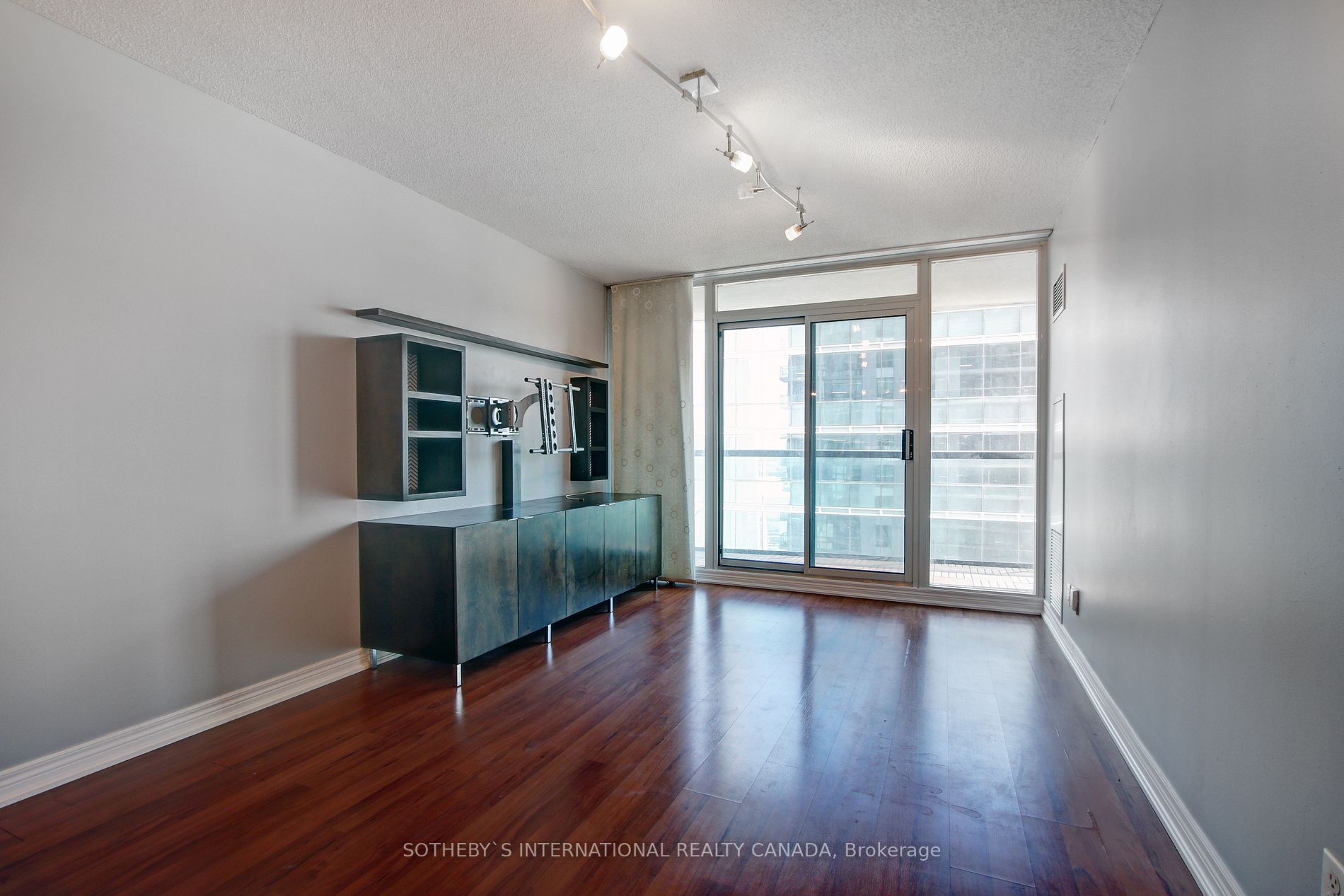 30 Grand Trunk Cres, #3507