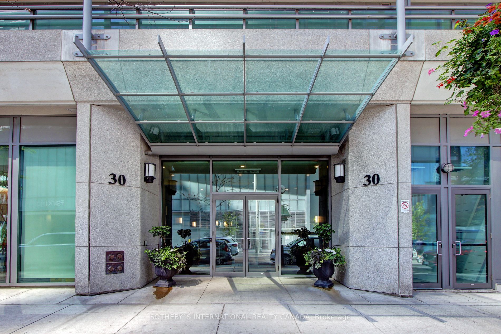 30 Grand Trunk Cres, #3507