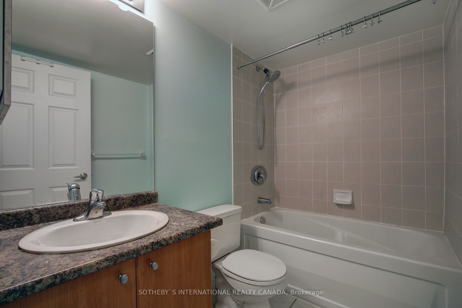 30 Grand Trunk Cres, #3507