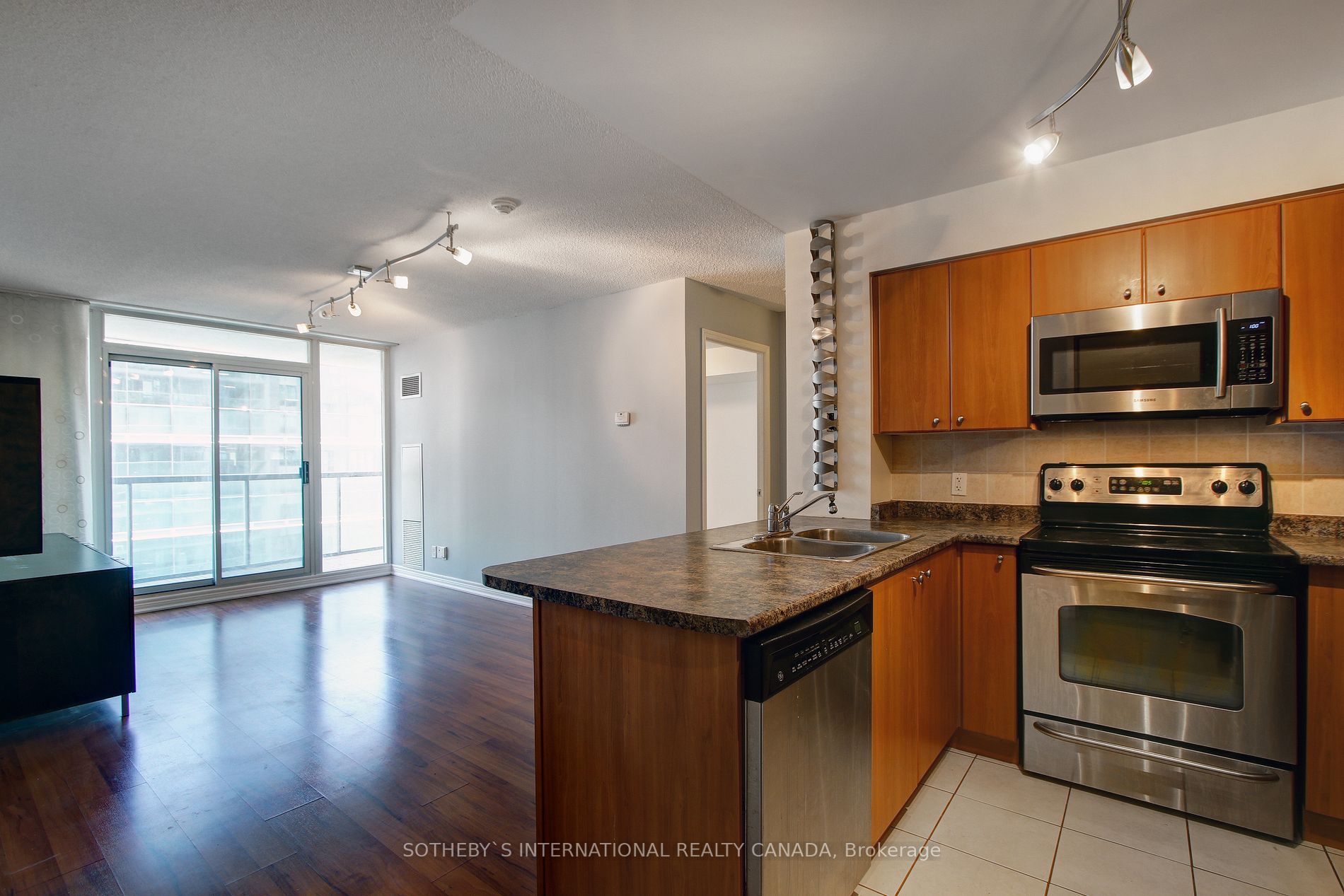 30 Grand Trunk Cres, #3507
