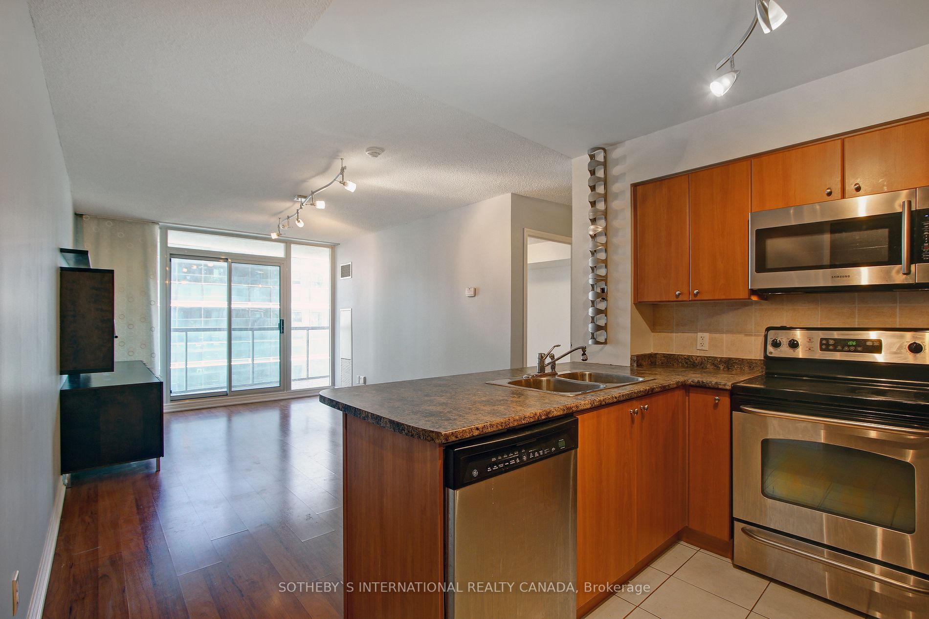 30 Grand Trunk Cres, #3507