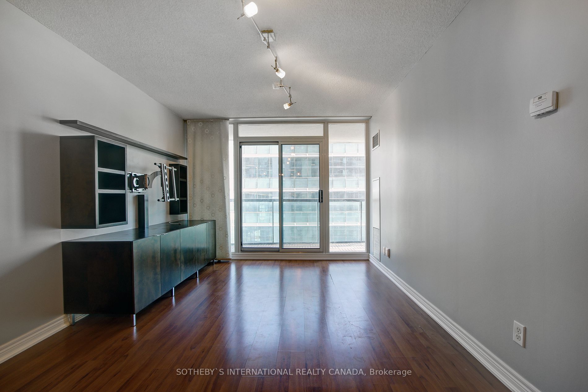 30 Grand Trunk Cres, #3507