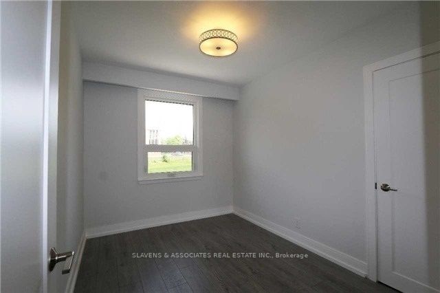 17 Robson Pl