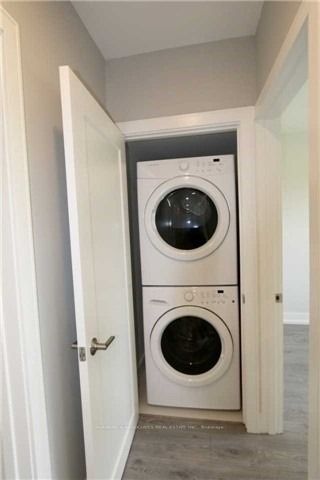 17 Robson Pl