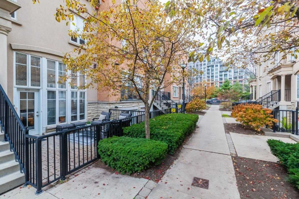 46 Western Battery Rd, Toronto