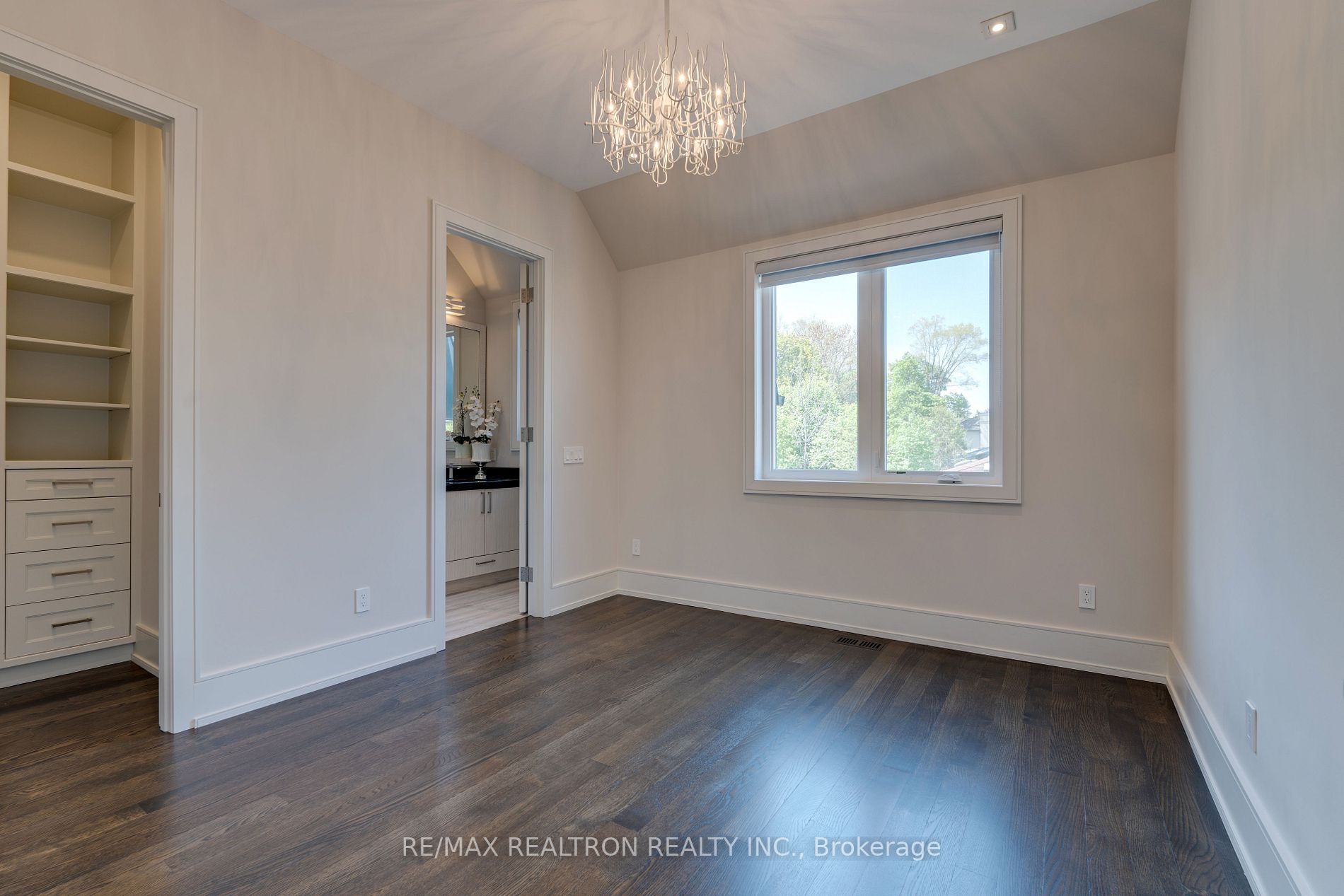 225 Northwood Dr, Toronto