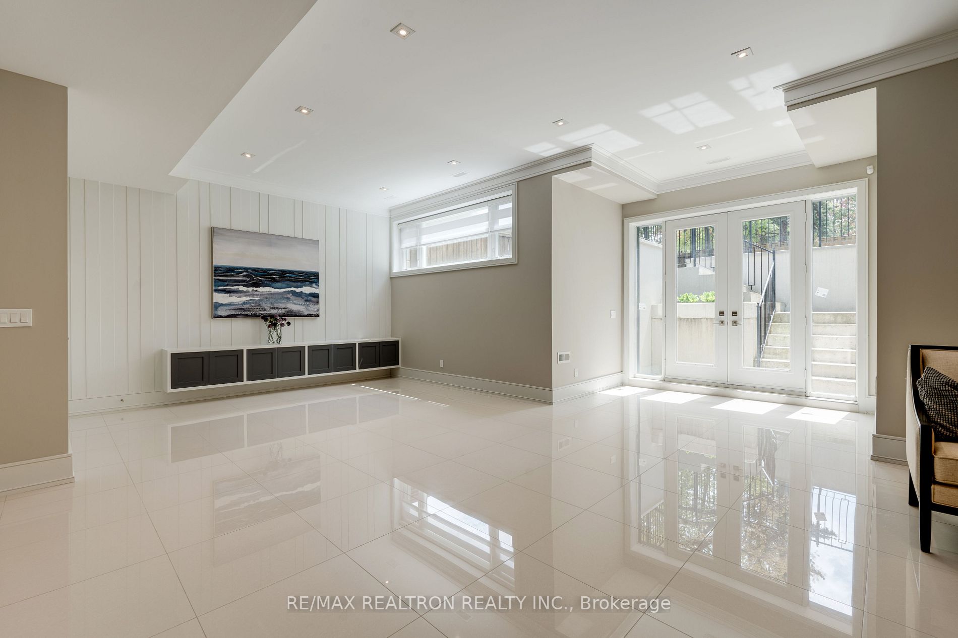 225 Northwood Dr, Toronto