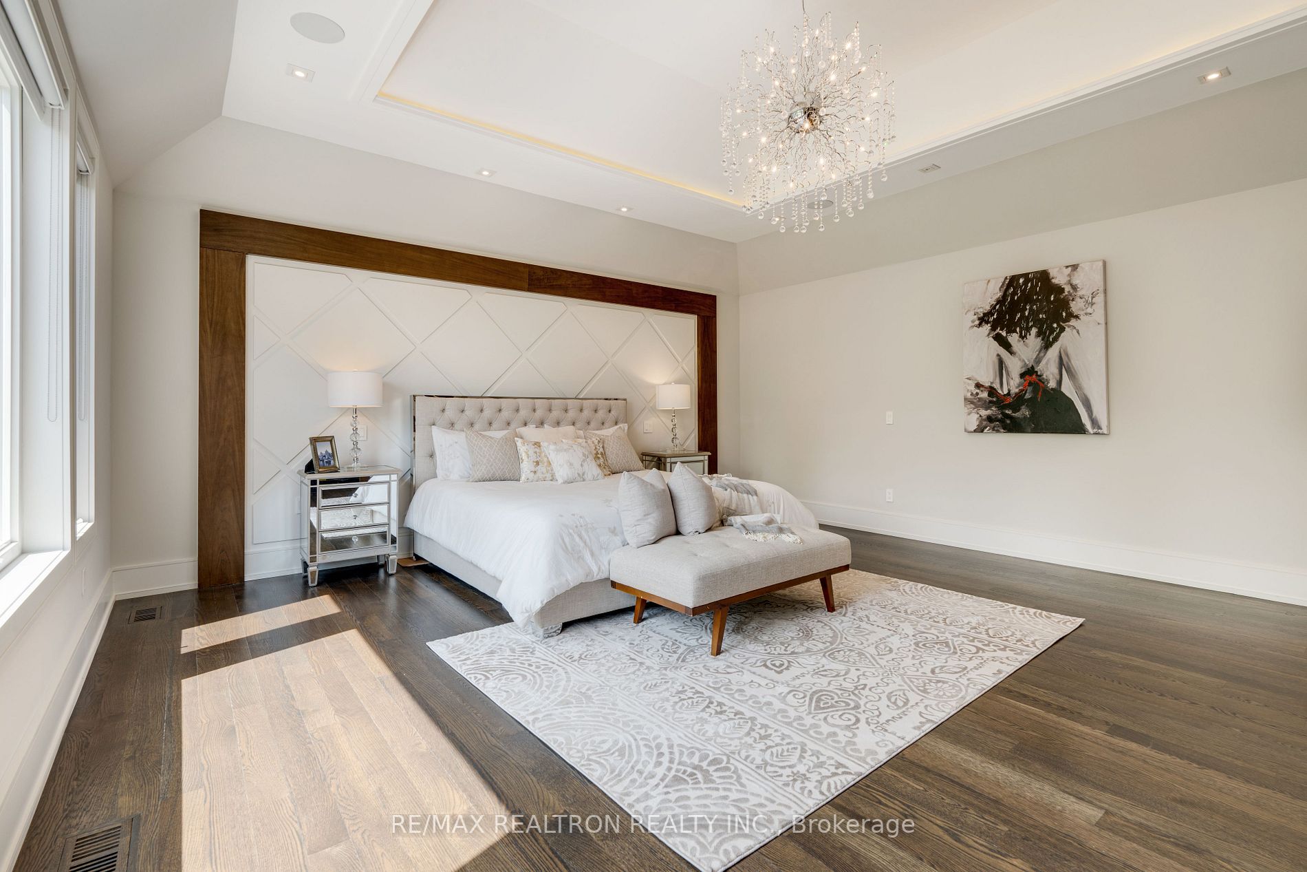 225 Northwood Dr, Toronto