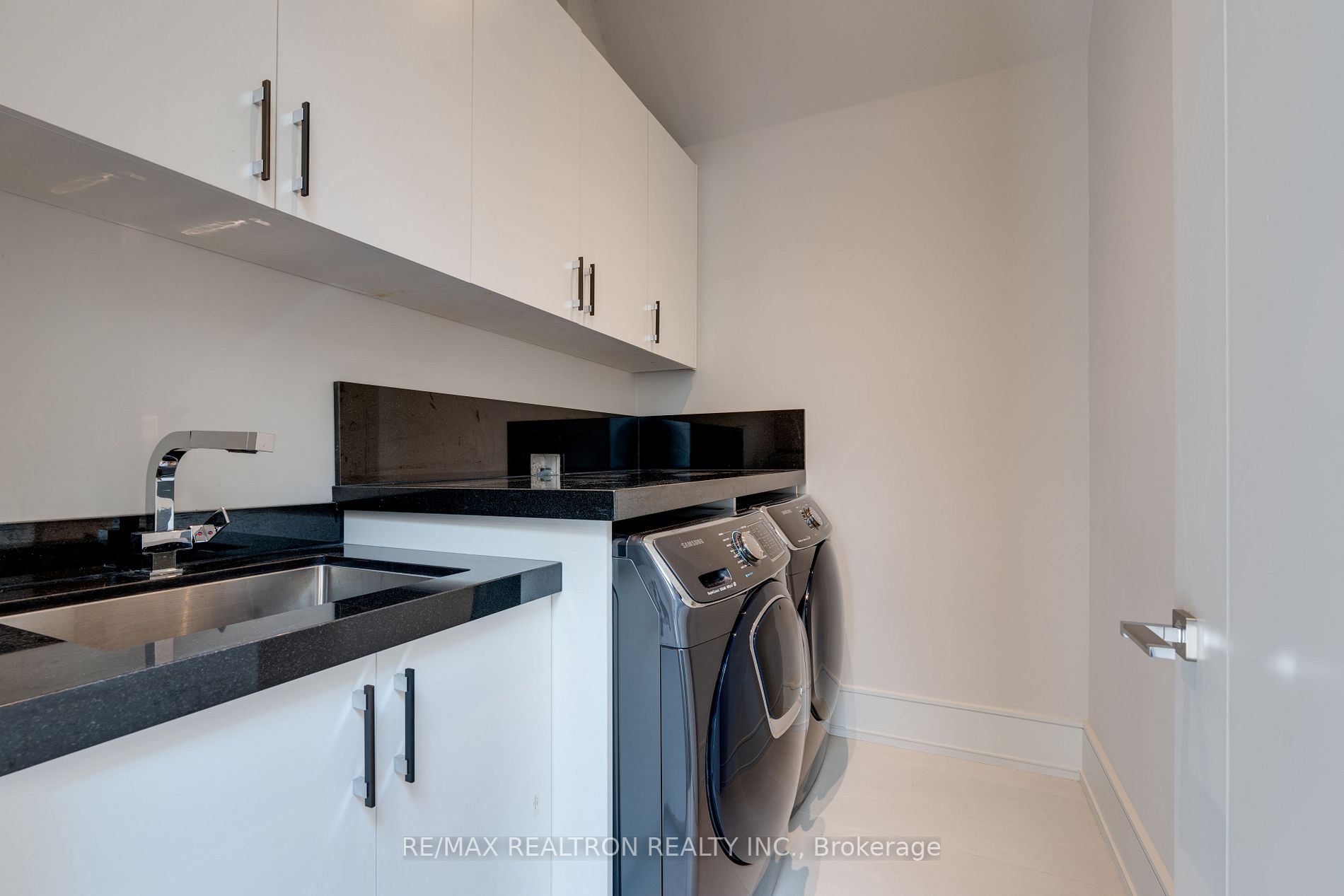 225 Northwood Dr, Toronto