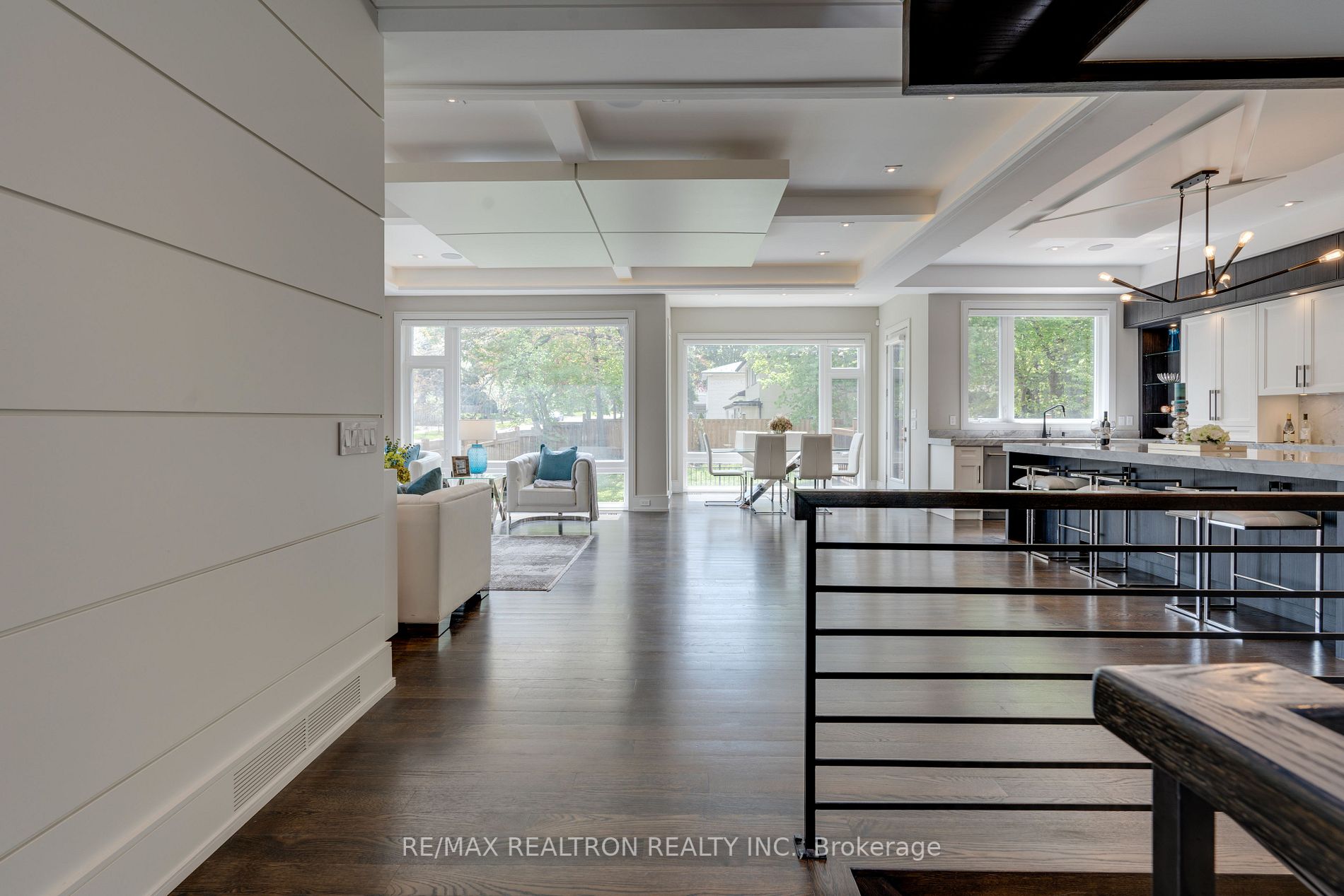 225 Northwood Dr, Toronto